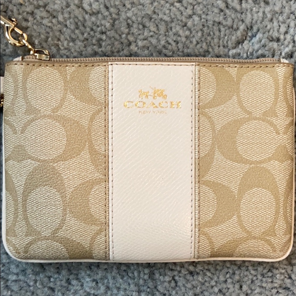 Coach Wristlet ✨